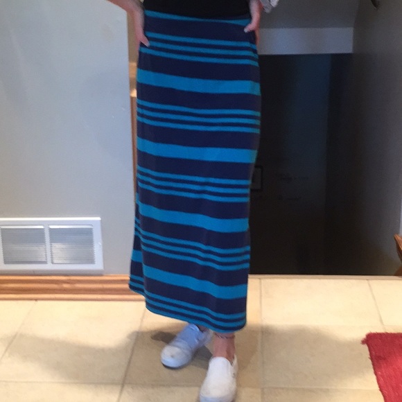 Dresses & Skirts - 🌺BOGO free Entire Closet-Maxi skirt